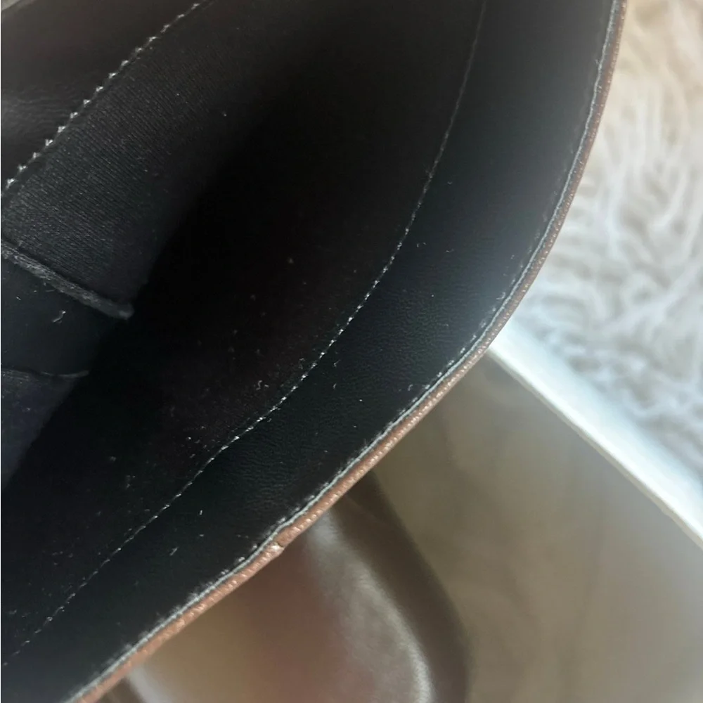 Brown boots - Picture 8 of 10